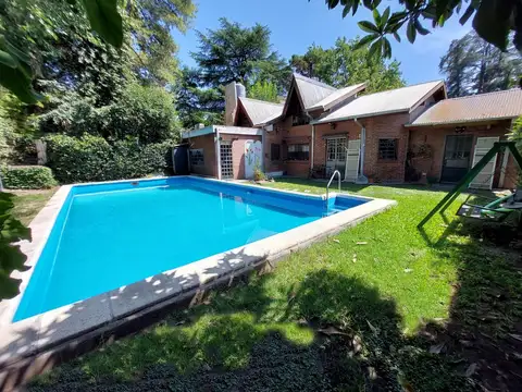 Villa Udaondo -NUEVO VALOR- Chalet estilo campo en venta -