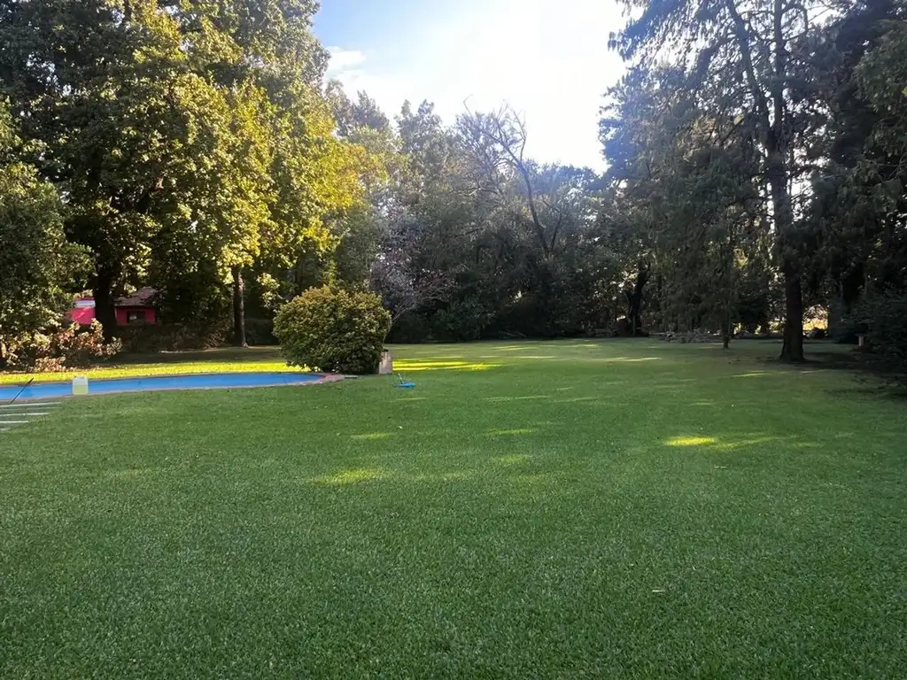 Venta Casa Sobre Parque de 3000 m² - El Remanso