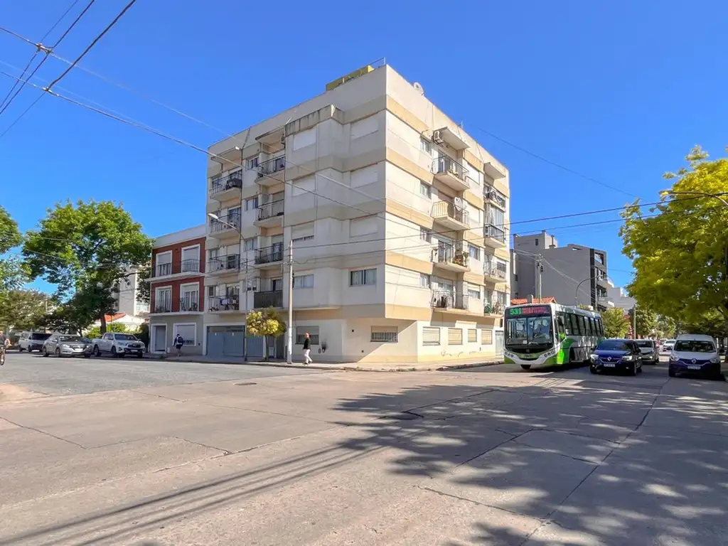 VENTA DEPARTAMENTO 43M2 FRENTE CON BALCON CHAUVIN