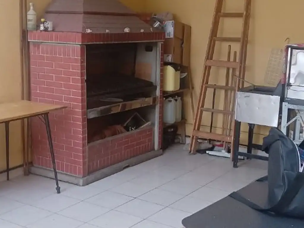 VENDO DPTO. TIPO CASA DE 5 AMIENTES