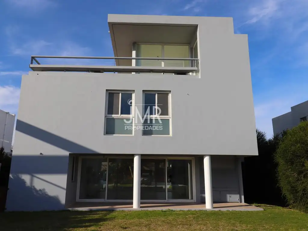 JMR Propiedades | Nordelta - Barrio los Lagos | Excelente Casa Moderna en Venta