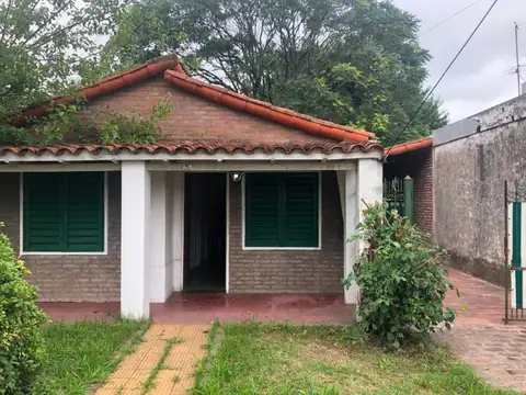 Casa venta - 2 dormitorios 1 baño - 530mts2 totales - Villa Vatteone