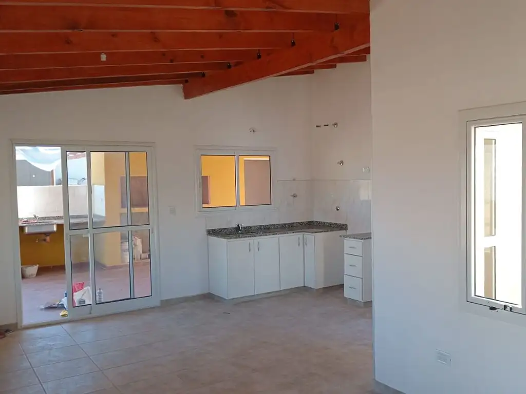 CASA EN VENTA 2 DORMITORIOS VILLA CIUDAD PARQUE