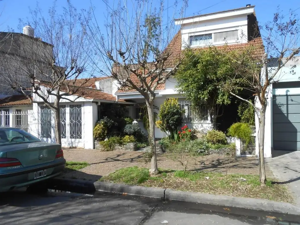 Haedo - Venta - Casa en Dos Plantas