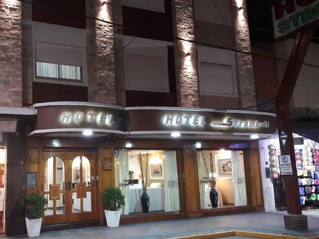 EN VENTA IMPECABLE HOTEL + DOS LOCALES EN PLENO CORAZÓN DE SAN BERNARDO