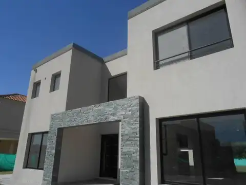 Barrio Haras Santa Maria - El Atardecer Hermosa casa en venta. - Foto 0