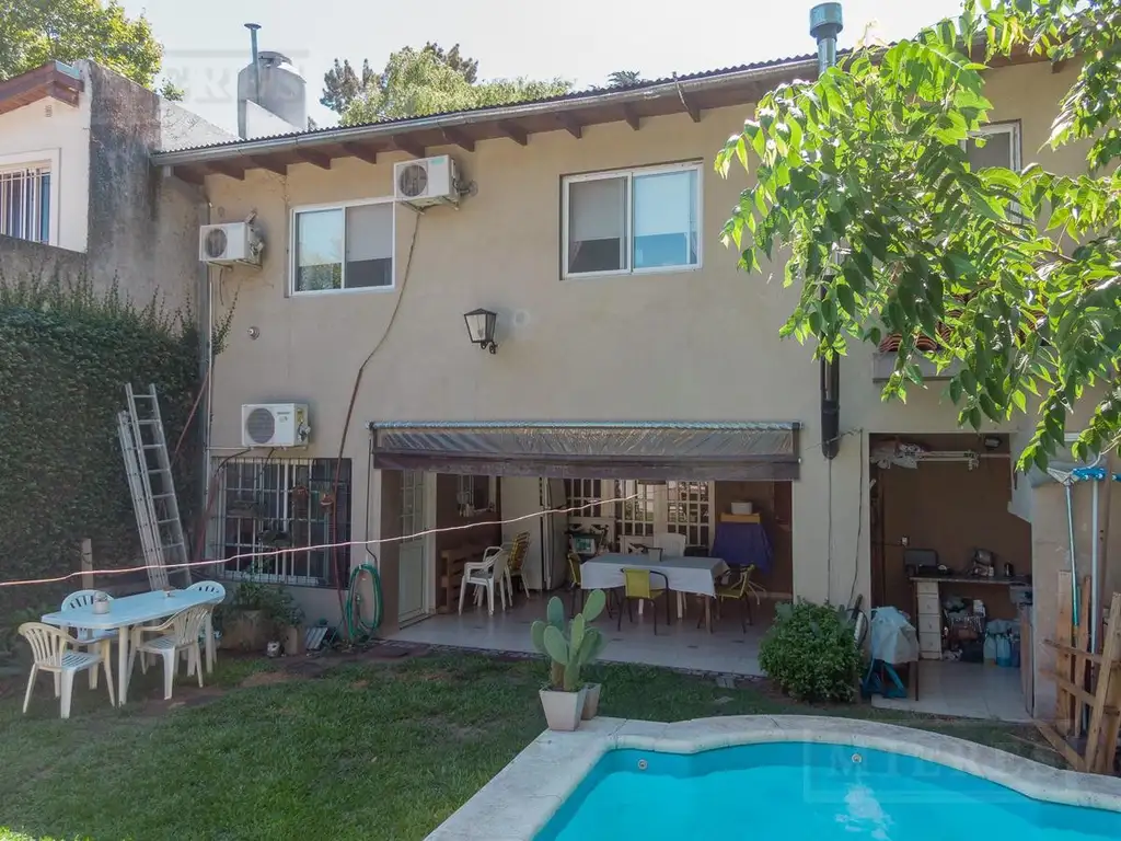 Muy buena casa en venta en Beccar Alto.