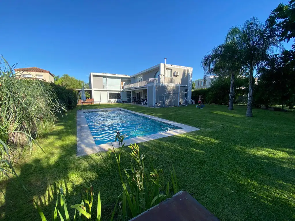 CASA EN ALQUILER EN SAN ISIDRO LABRADOR