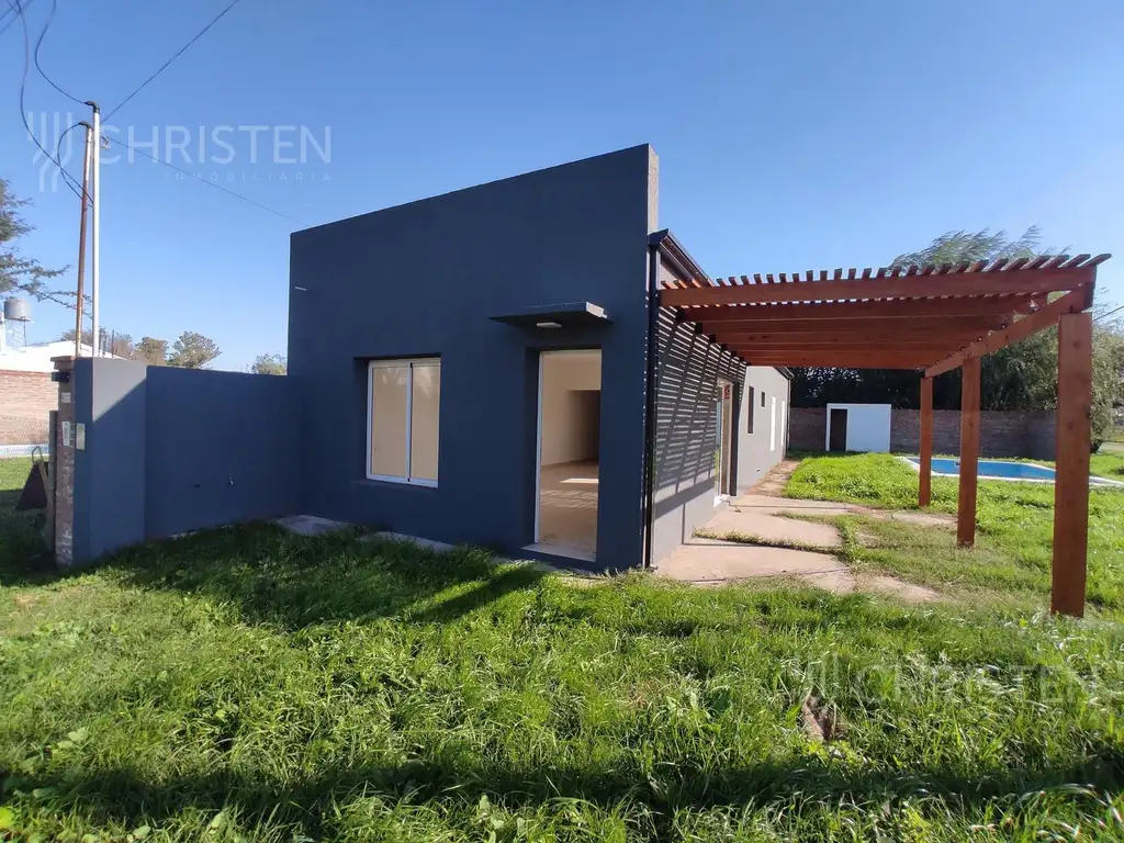 Venta Casa 2 habitaciones y pileta Pueblo Candioti