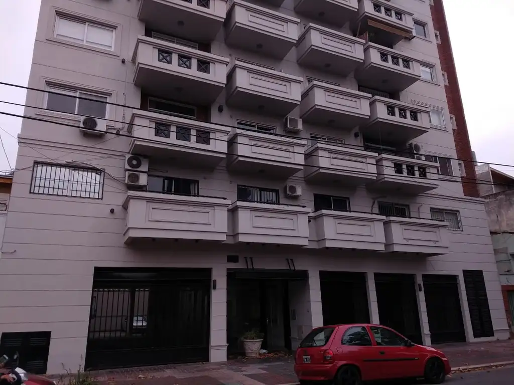 DEPARTAMENTO 2 AMB AL FTE C/BALCON Y COCHERA CUBIERTA