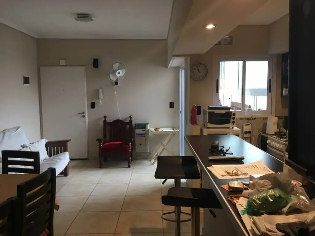 VENDO HERMOSO PH DE 3 AMBIENTES, CON QUINCHO Y TERRAZA PROPIA.