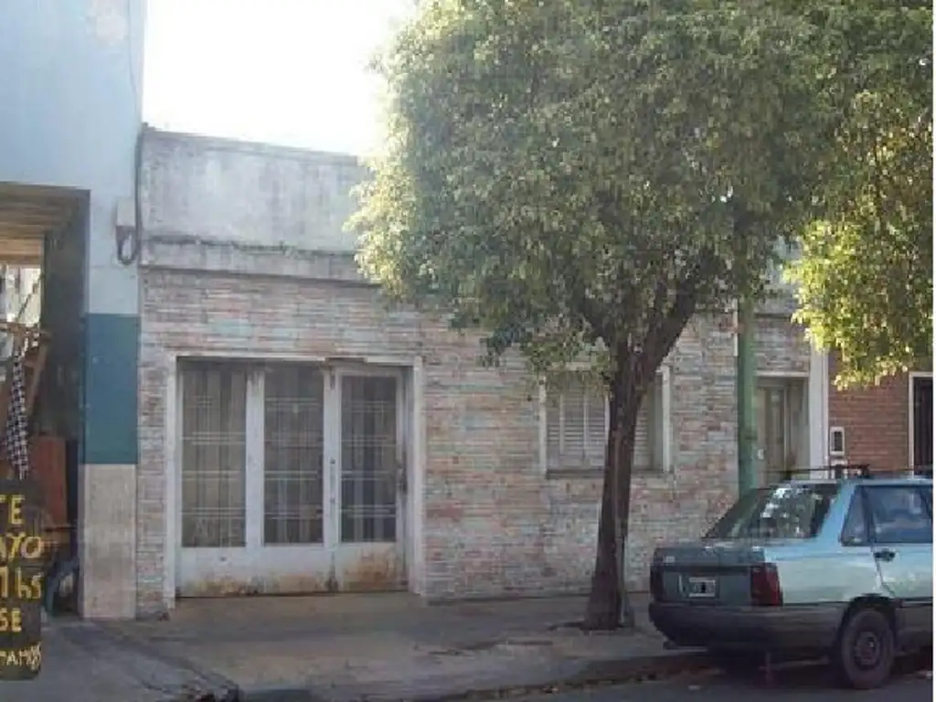 CASA  VALOR TERRENO.