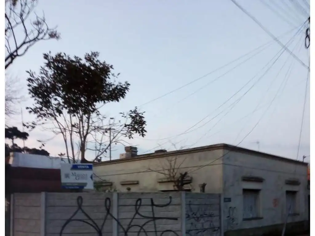 VENTA - Lote de 160 m2 aprox. en Sarratea esq. Vicente Lopez