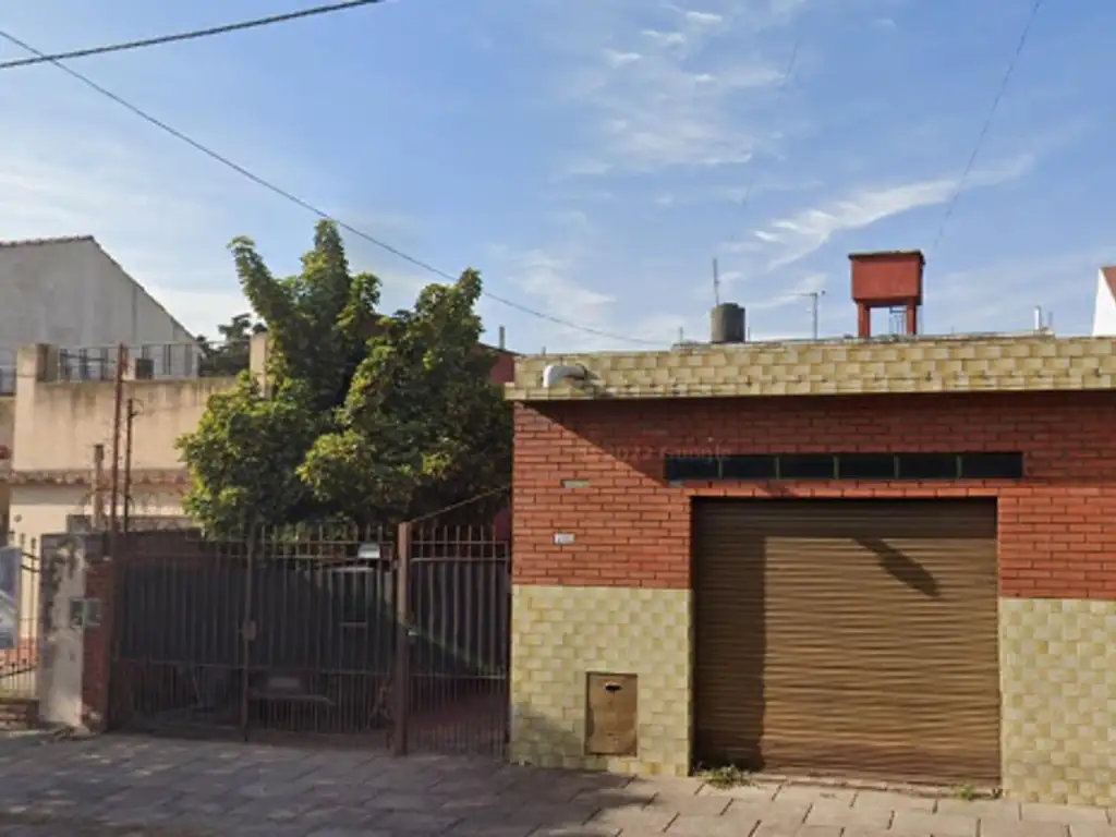 VENTA - CASA 5 AMB. - PATIO- COCHERA  - SAN JUSTO