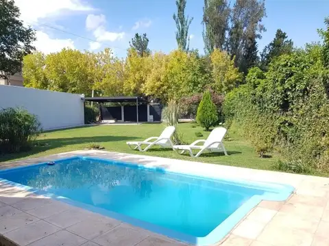 CASA EN BARRIO SEMIPRIVADO A METROS DE VIAMONTE