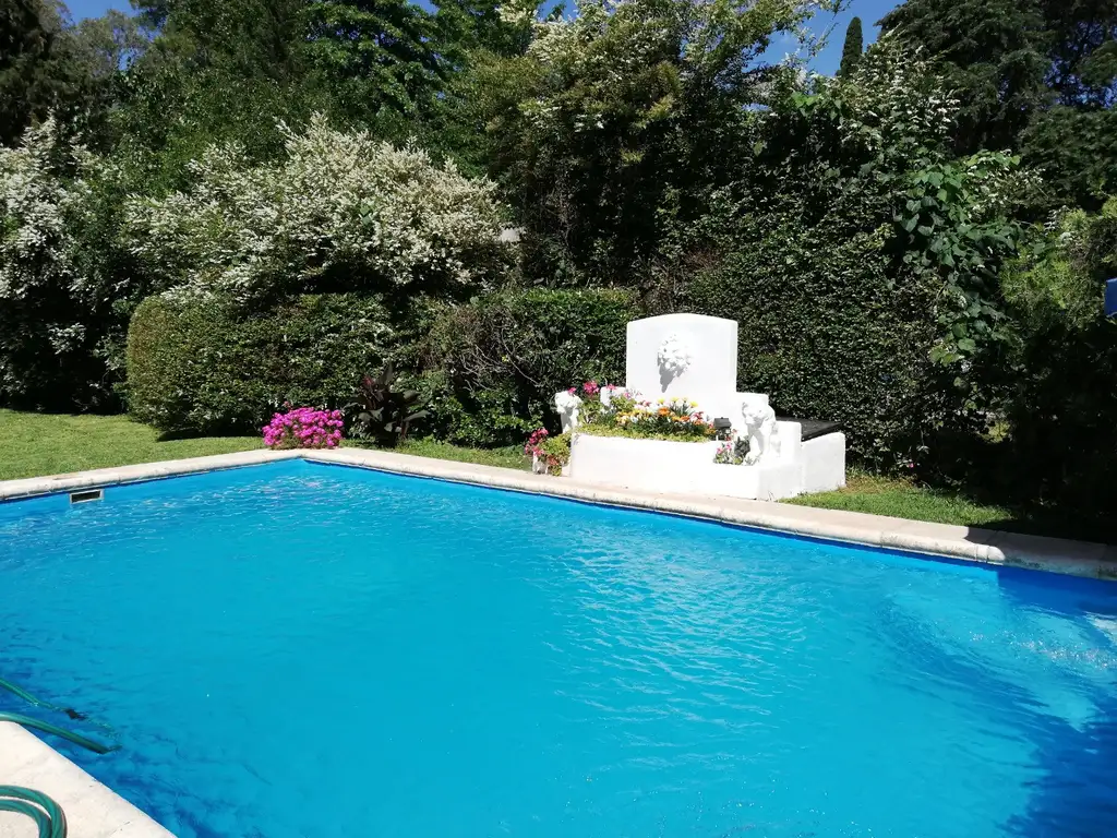 HERMOSA CASA QUINTA EN BARRIO EL CAZADOR