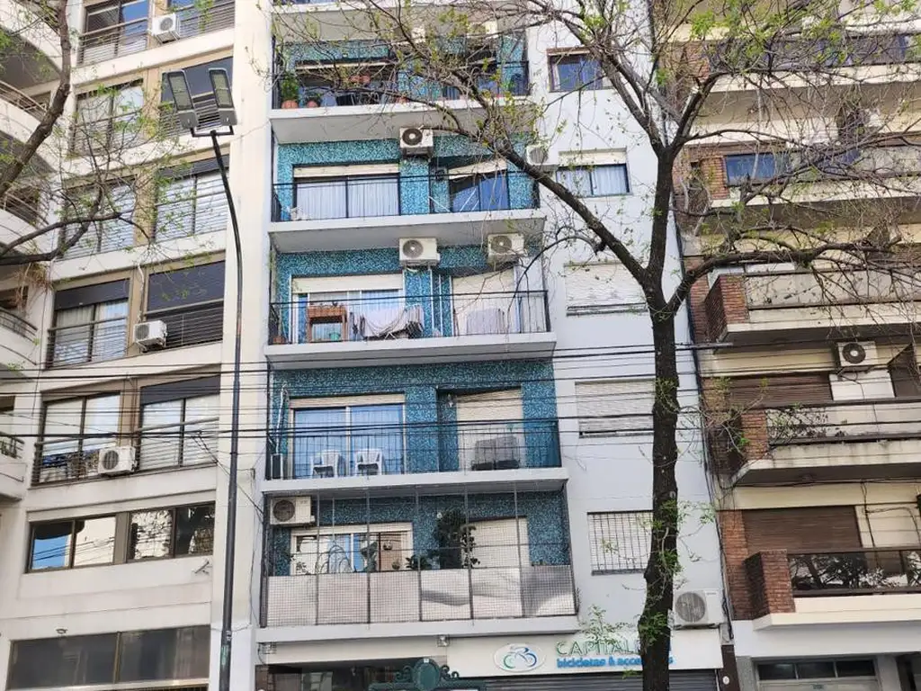 Departamento 3 amb. al frente con balcón