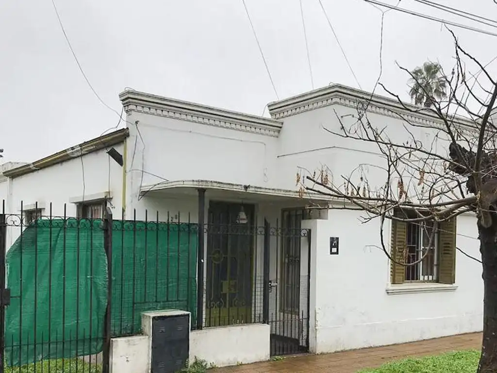 CASA EN VENTA - ALTOS DE SAN LORENZO