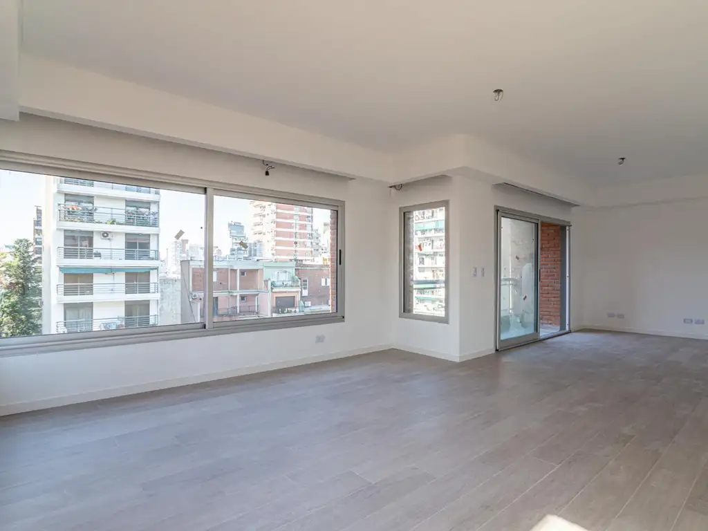 Departamento triplex en venta en Belgrano R con terraza propia y 2 cocheras. A estrenar!