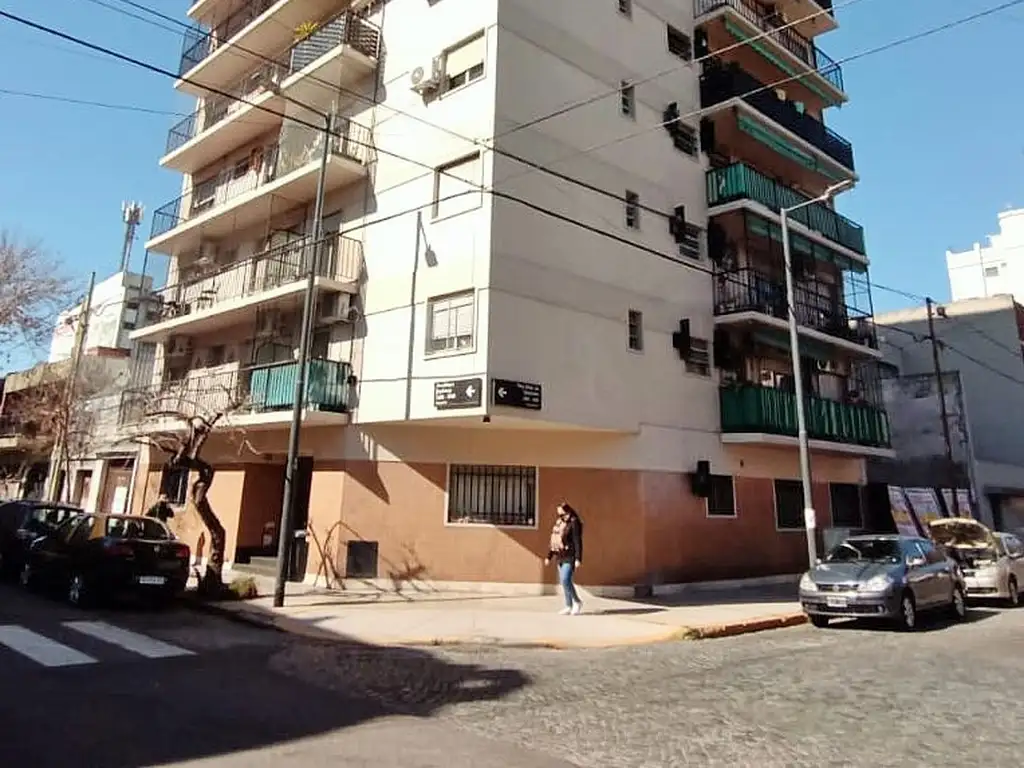 2 AMBIENTES FRENTE BALCON CORRIDO