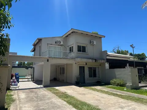 Liceo Funes: Casa 3 dorm 3 baños con piscina