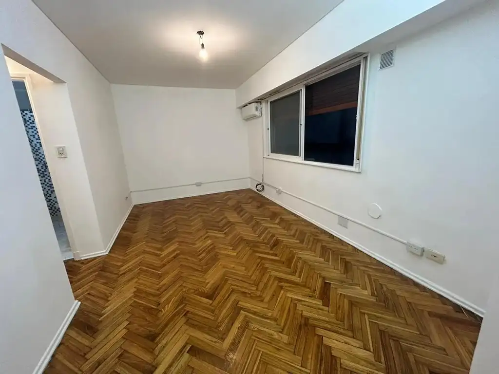 2 AMBIENTES 44 M2. EXCELENTE UBICACION.1º PISO INTERNO PATIO