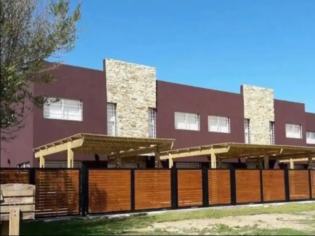 ALQUILER DUPLEX 6 PERSONAS CON PARRILLA Y PATIO PROPIO - 200MT DE LA PLAYA