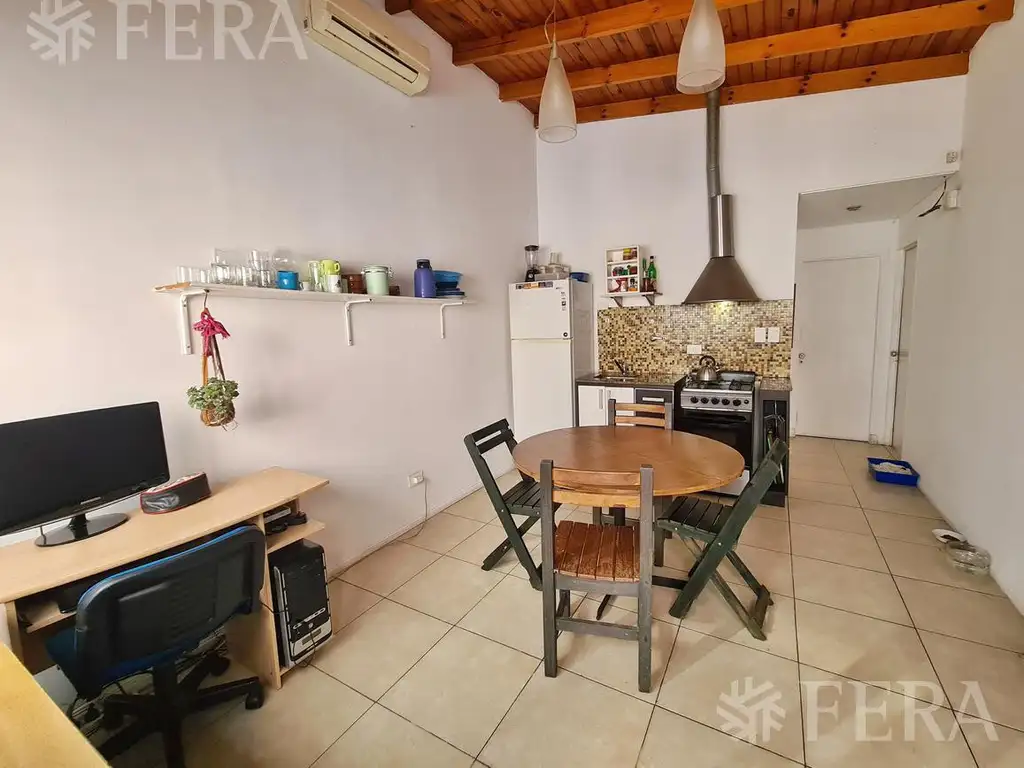 Venta departamento tipo casa 2 ambientes con terraza en Bernal Este (29909)