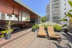 Casa PA de 2 dormitorios con terraza exclusiva y quincho en el centro