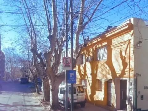 Casa PH de 3 Ambientes Sobre Azara Entre Portela y Rivera