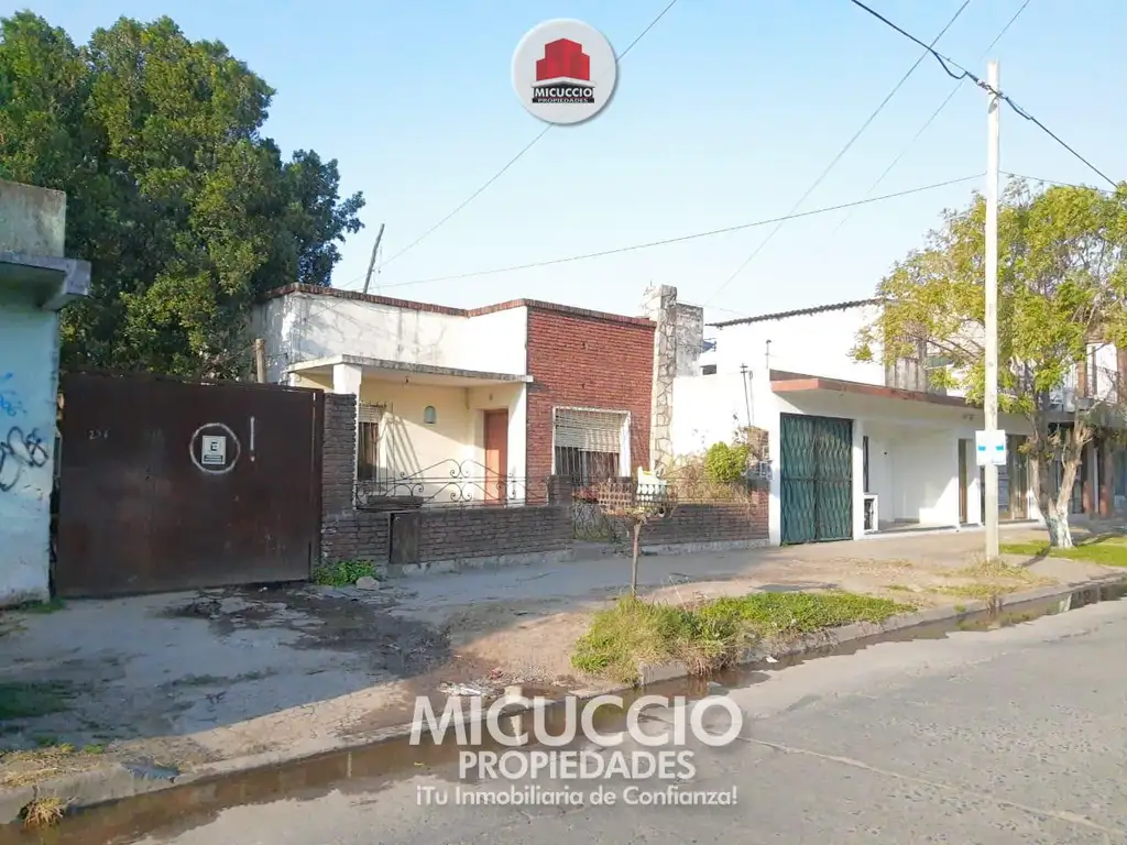 Lote con vivienda en Venta, Pellegrini 239, Escobar centro