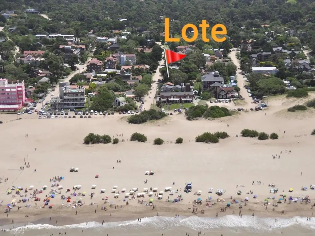 Lote Multifamiliar en venta a media cuadra del Mar