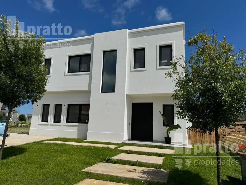 Casa en Carpinchos Nordelta con 4 dormitorios lote interno