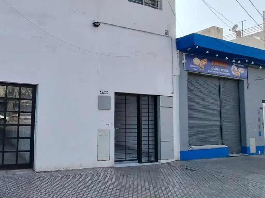 Venta local comercial deposito frente