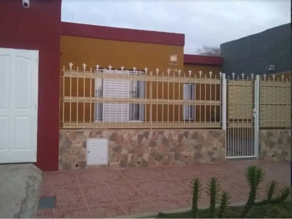 VENTA CASA 3 DORM - ZONA UNIVERSIDAD TECNOLÓGICA