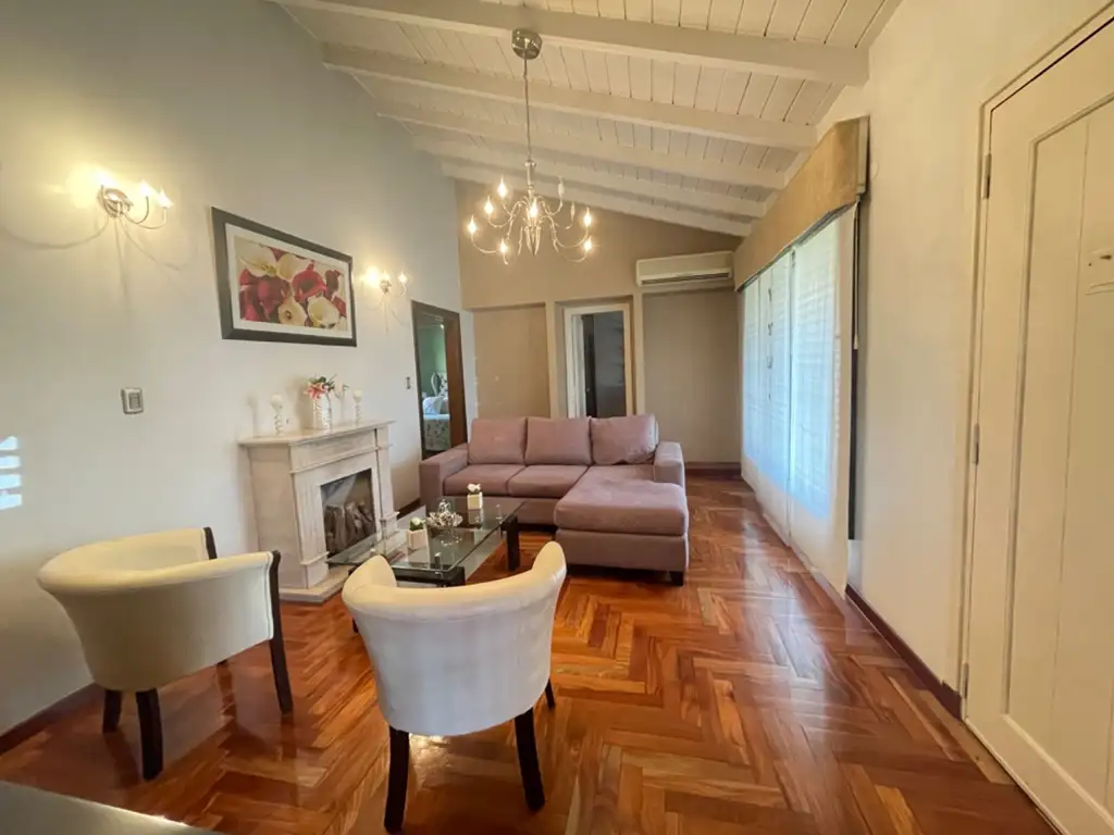 VENTA CASA CIUDAD EVITA 4 AMB COCHERA PILETA