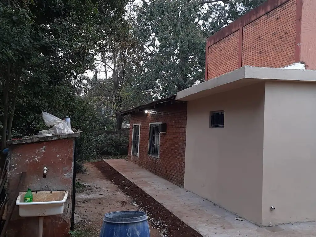 Casa en venta - 2 Dormitorios 1 Baño - 1.700Mts2 - Misiones