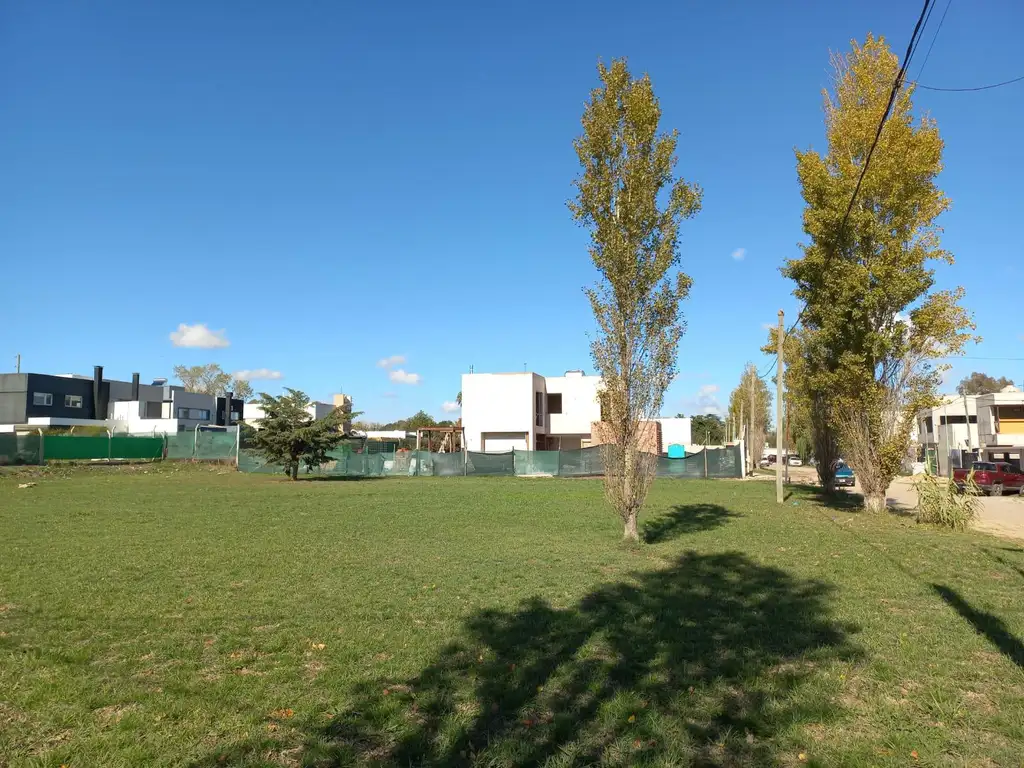 LOTE EN VENTA - 487 Y 137 -329 m2 - QUINTAS DE MÁRQUEZ - ESCRITURA INMEDIATA