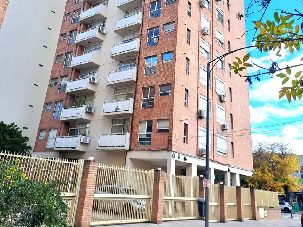 Saavedra 2 amb. Balcon . Baño y toilette  Edificio con pileta, gimansio y SUM y vigilancia nocturna