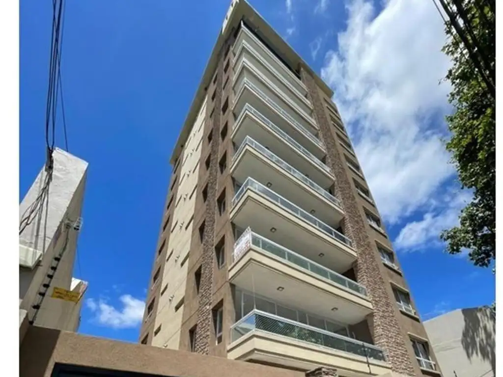 Departamento en VENTA con cochera - Caseros Centro