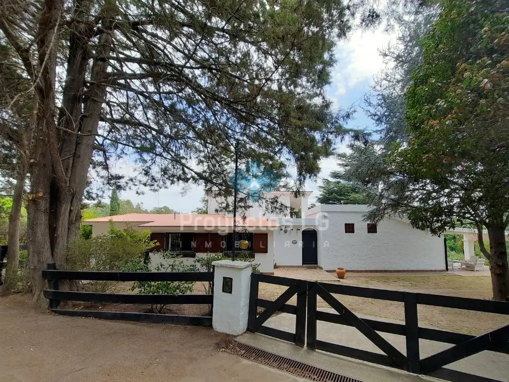 VENTA-CASA 3 DORM EN LA GRANJA- CON PILETA