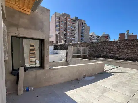 VENTA CASA 3 DORMITORIOS CON TERRAZA EN CORRIENTES 2200