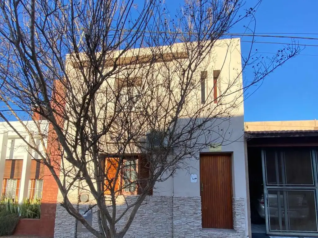 CASA EN VENTA EN PERGAMINO