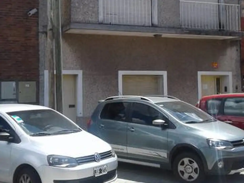 VENTA GALPON/ DEPOSITO C/ VIVIENDA 568 M2 VALENTIN ALSINA LANUS