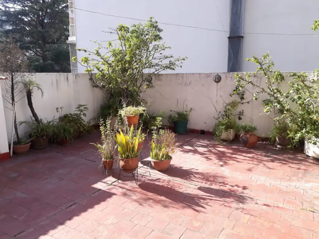 VENDE MONOAMBIENTE CON BALCON TERRAZA