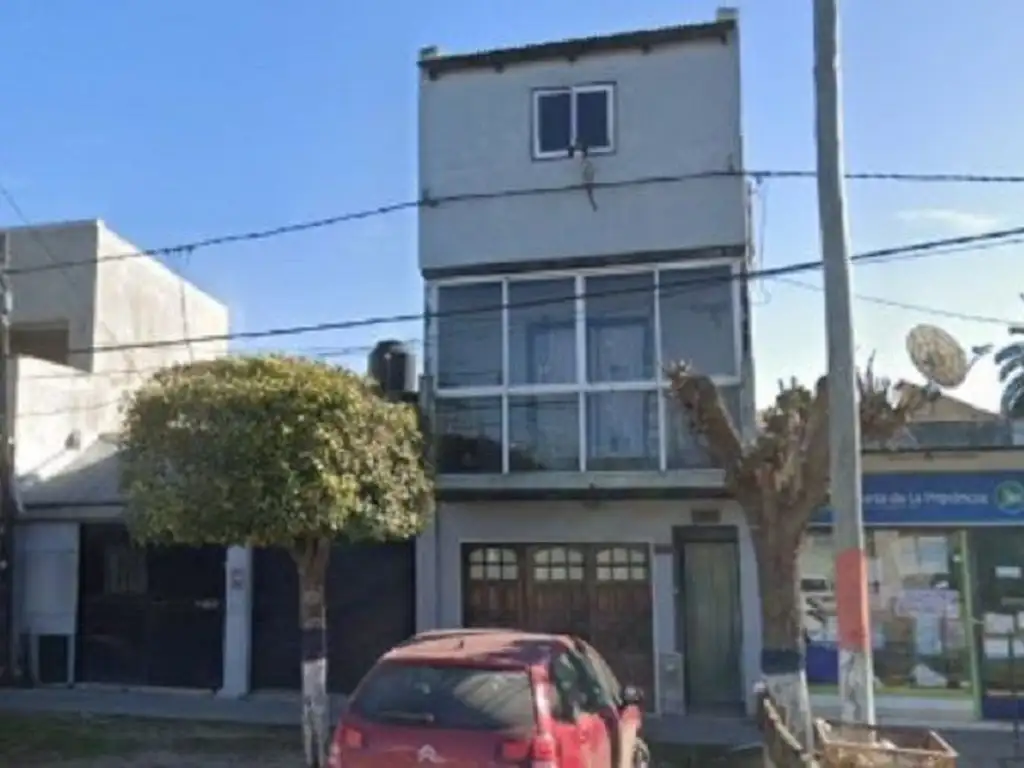 Venta EN CONJUNTO Casa+Local+Departamento en Los Hornos