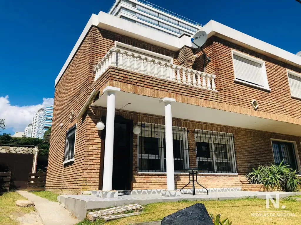 Casa PH en la Brava, a media cuadra de la playa! DISFRUTE DEL VERANO PUNTAESTEÑO