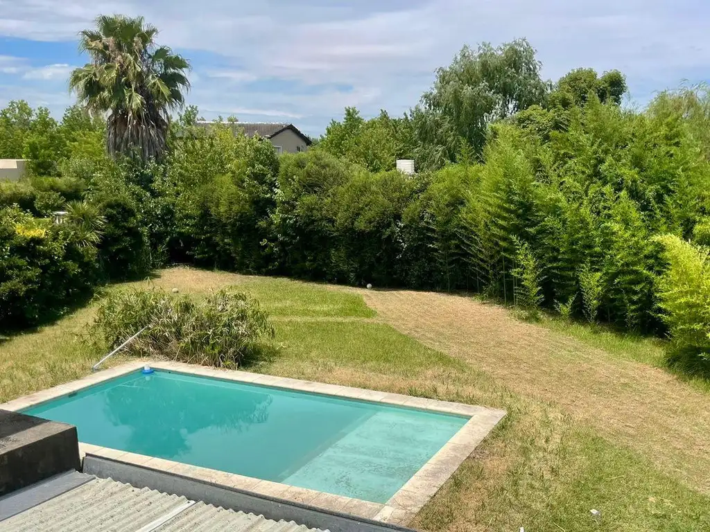 Casa en Alquiler en Barrio Roble Joven, Pilar