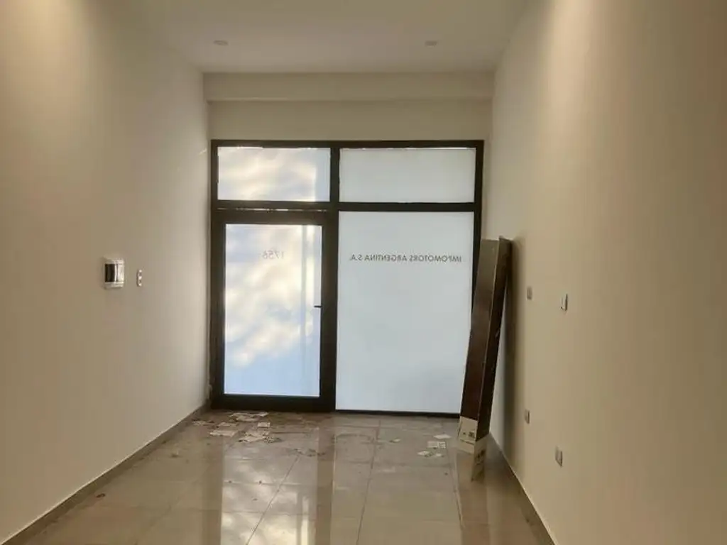 VENDO LOCAL COMERCIAL , TORRE MALAGA URQUIZA 1756 36 METROS