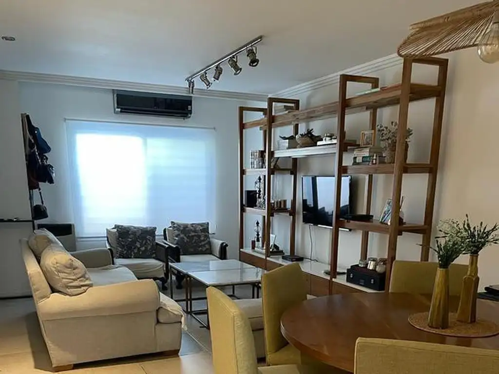 Olivos, PH en Venta en Impecable estado, 3 dormitorios, jardín, doble cochera